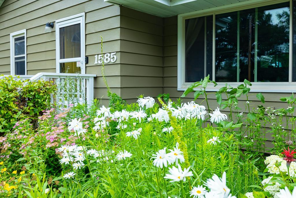 1585 Old Hudson Road