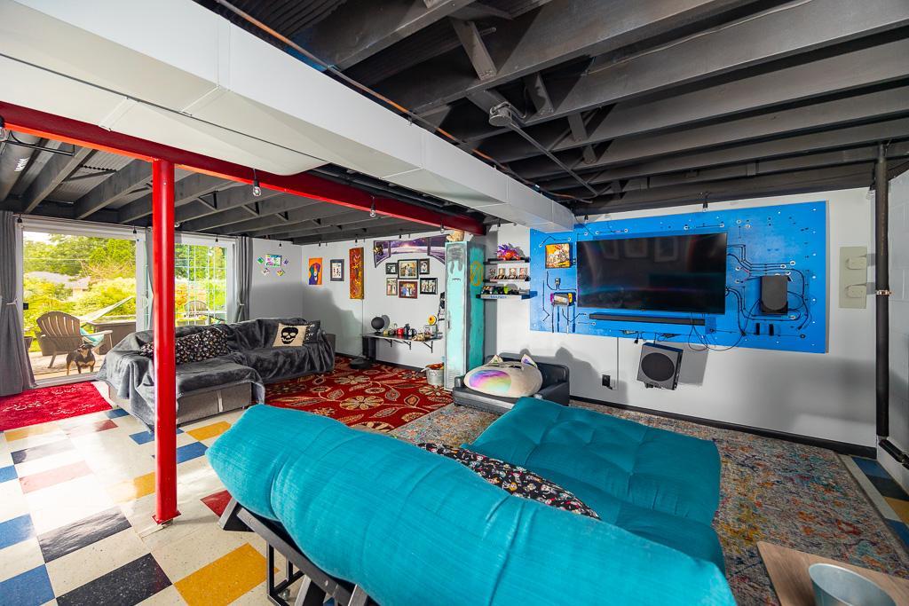 1585 Old Hudson Road