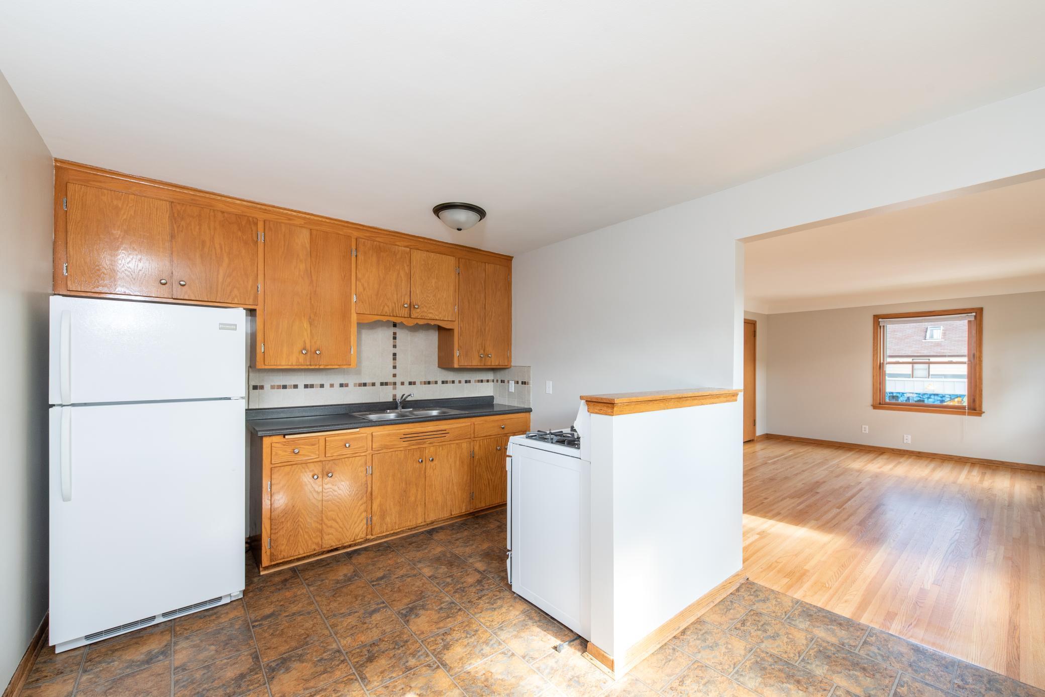 3252 Grand Avenue S Unit: 3