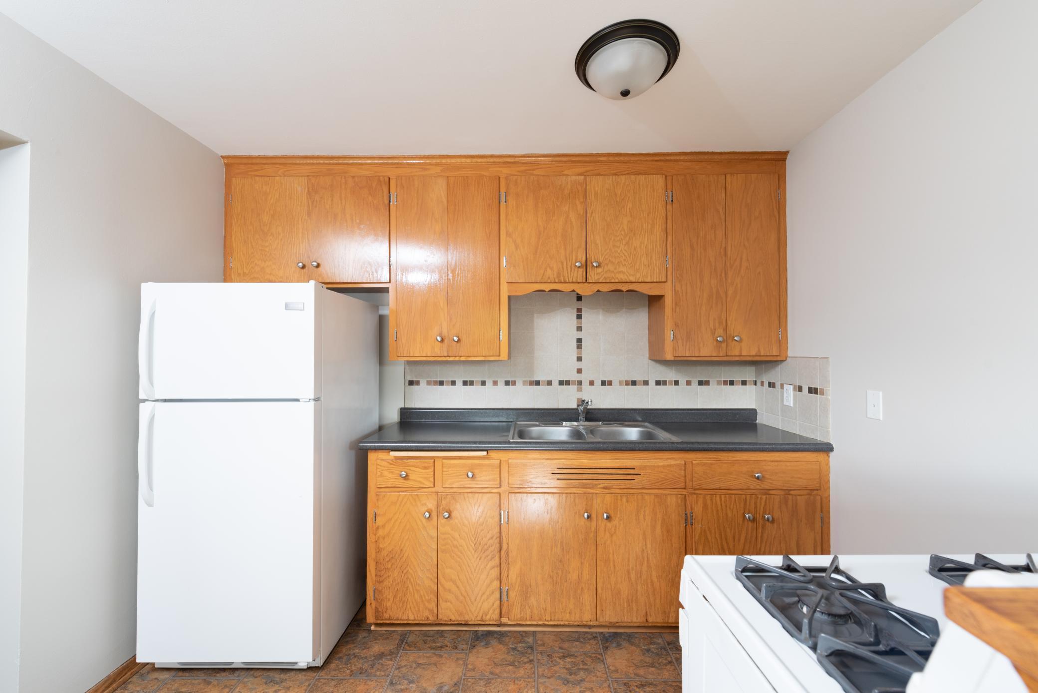 3252 Grand Avenue S Unit: 3