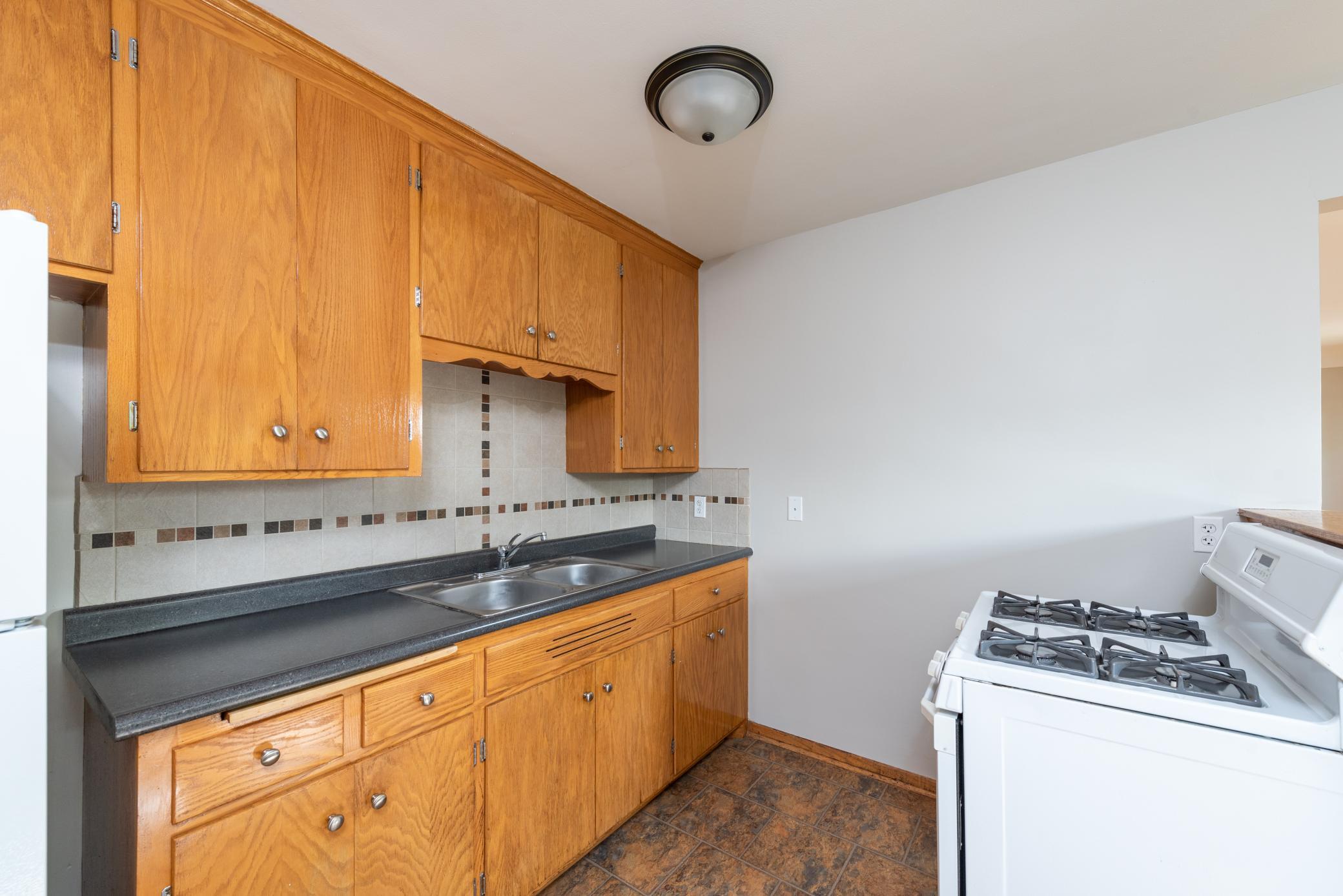 3252 Grand Avenue S Unit: 3