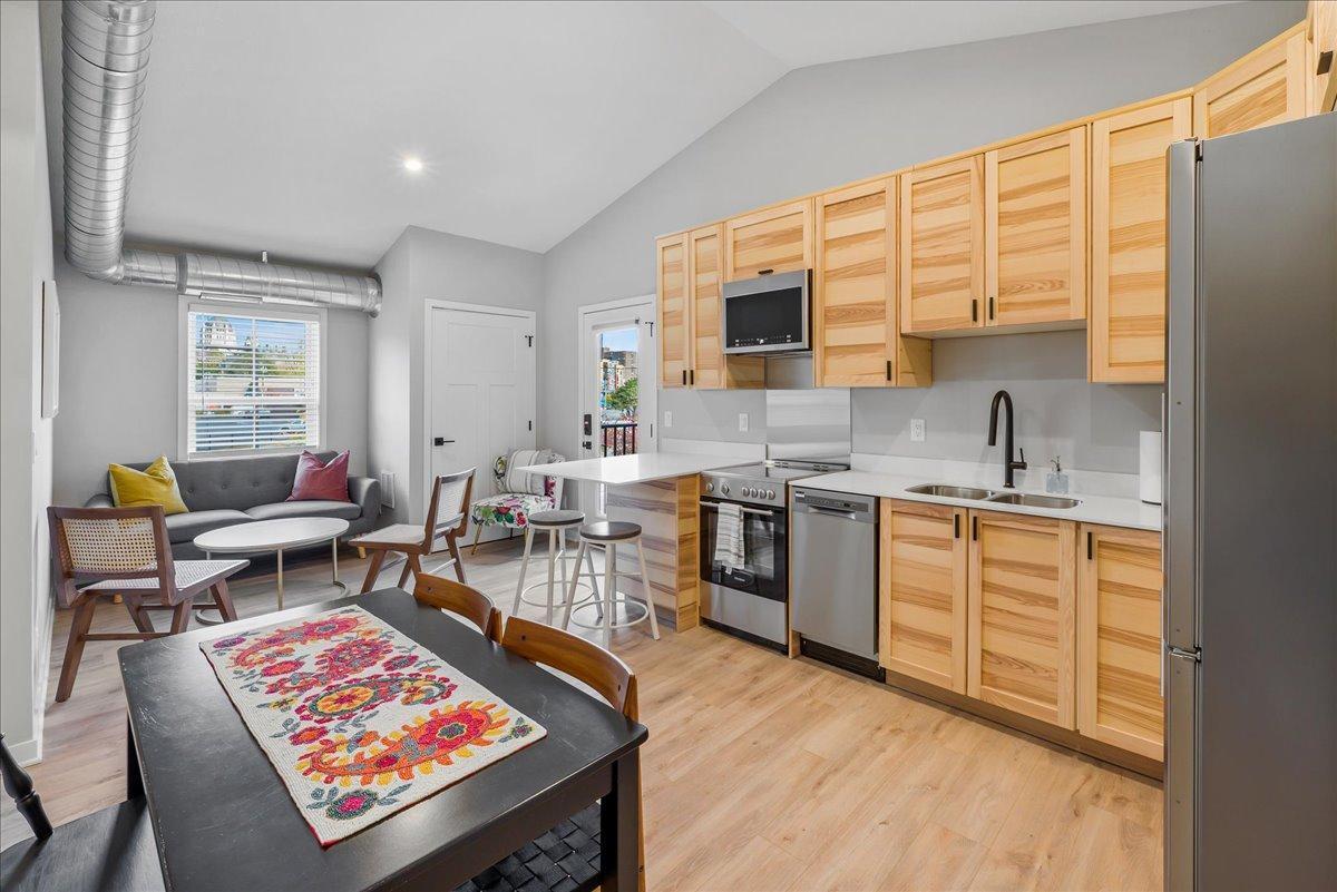 106 Douglas Street Unit: A