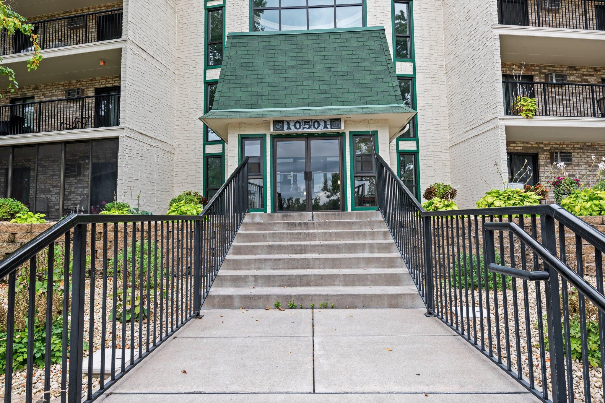 10501 Cedar Lake Road Unit: 312
