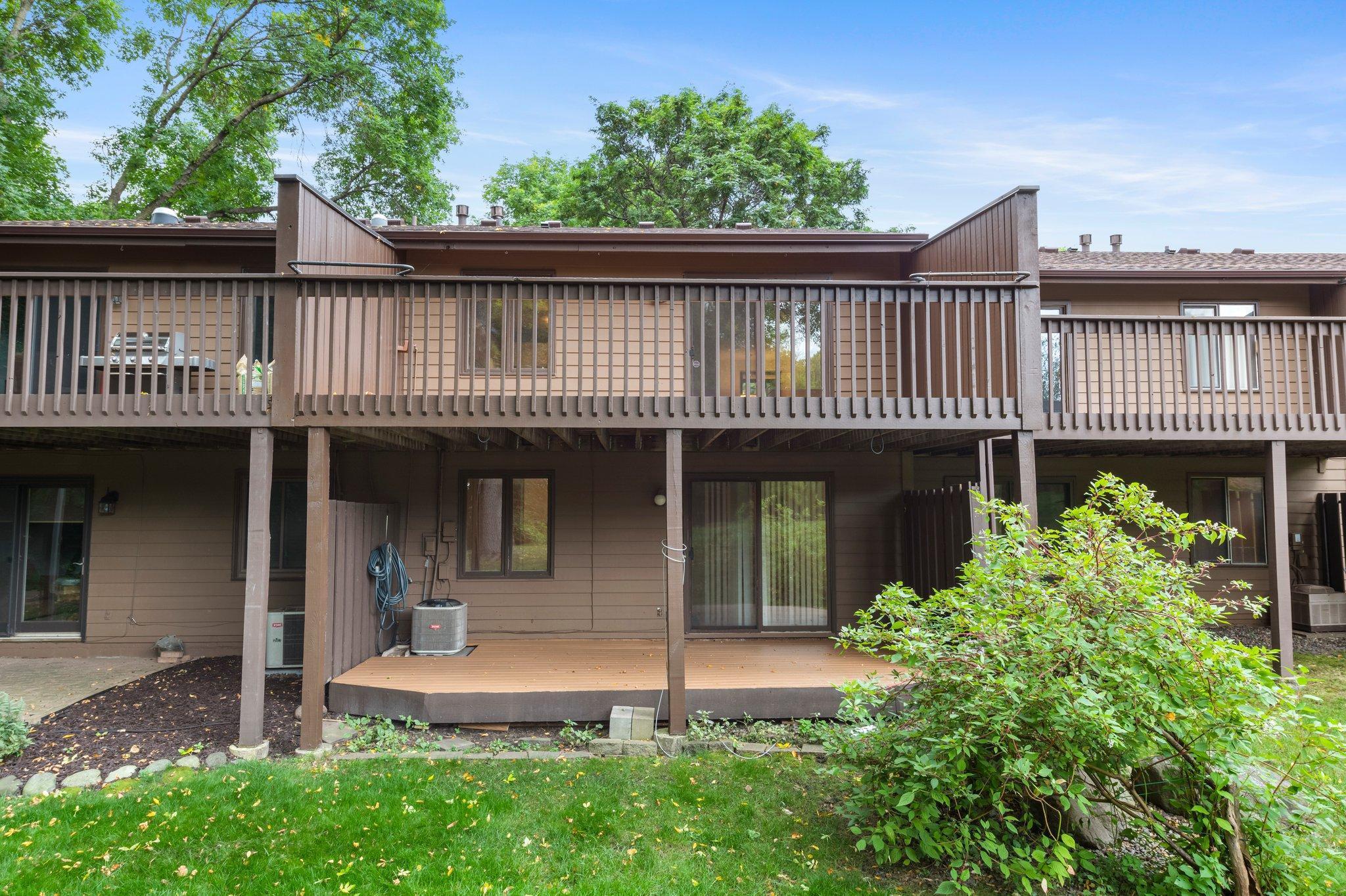 242 W Eagle Lake Drive