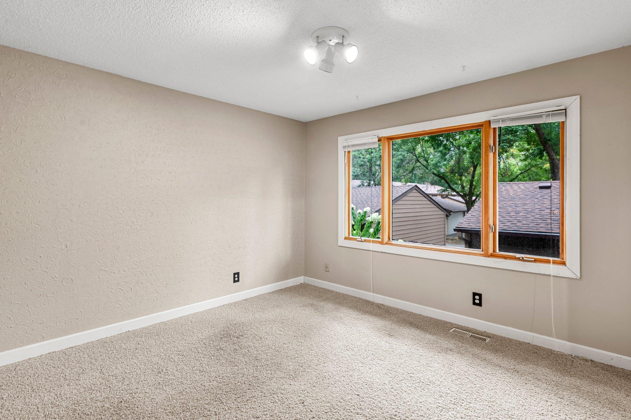 242 W Eagle Lake Drive