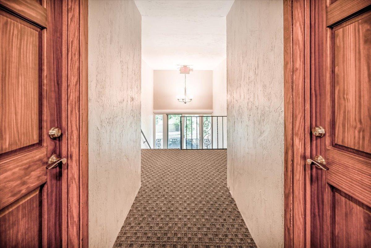 401 Ridgewood Avenue Unit: 204