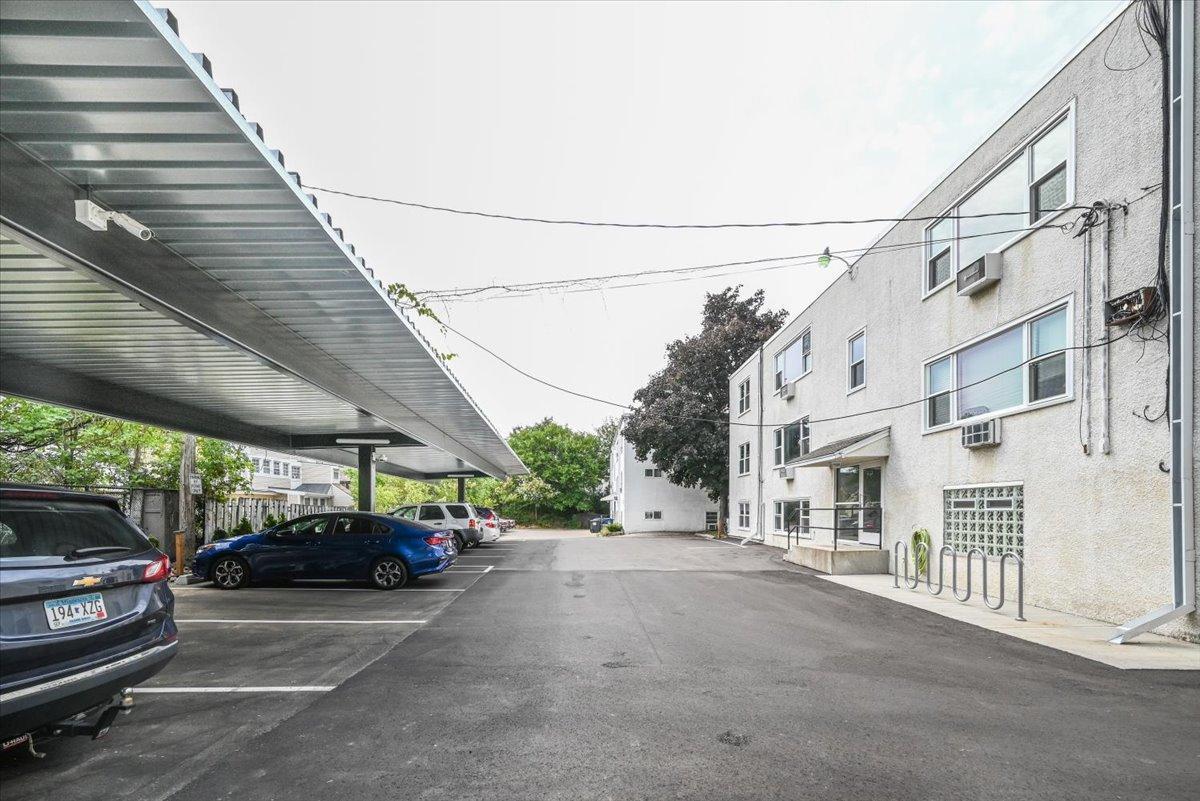 401 Ridgewood Avenue Unit: 204