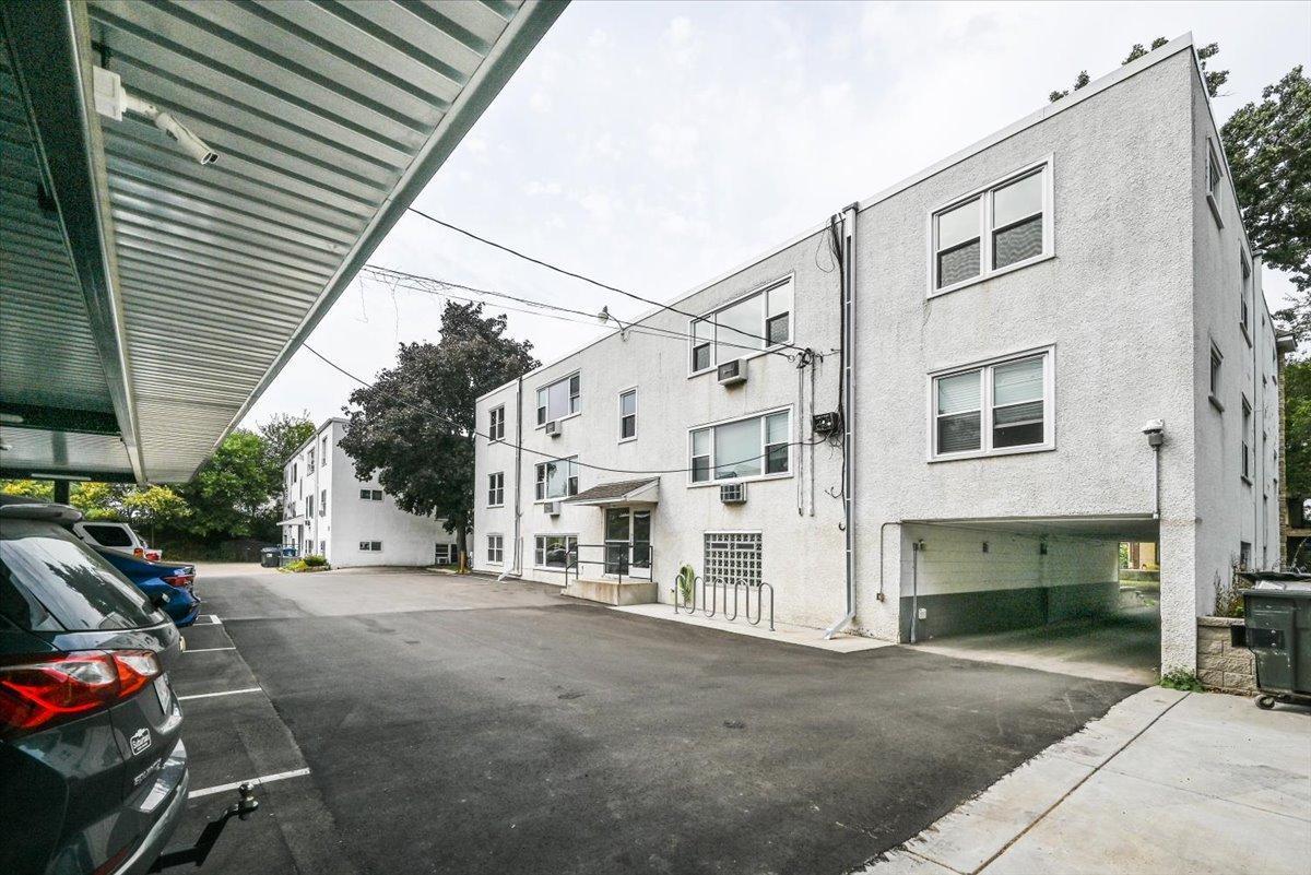 401 Ridgewood Avenue Unit: 204