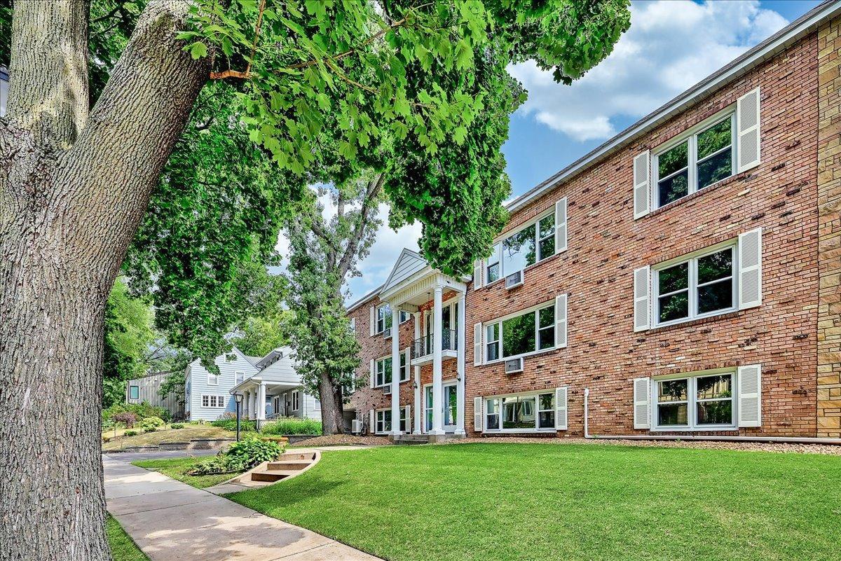 401 Ridgewood Avenue Unit: 204