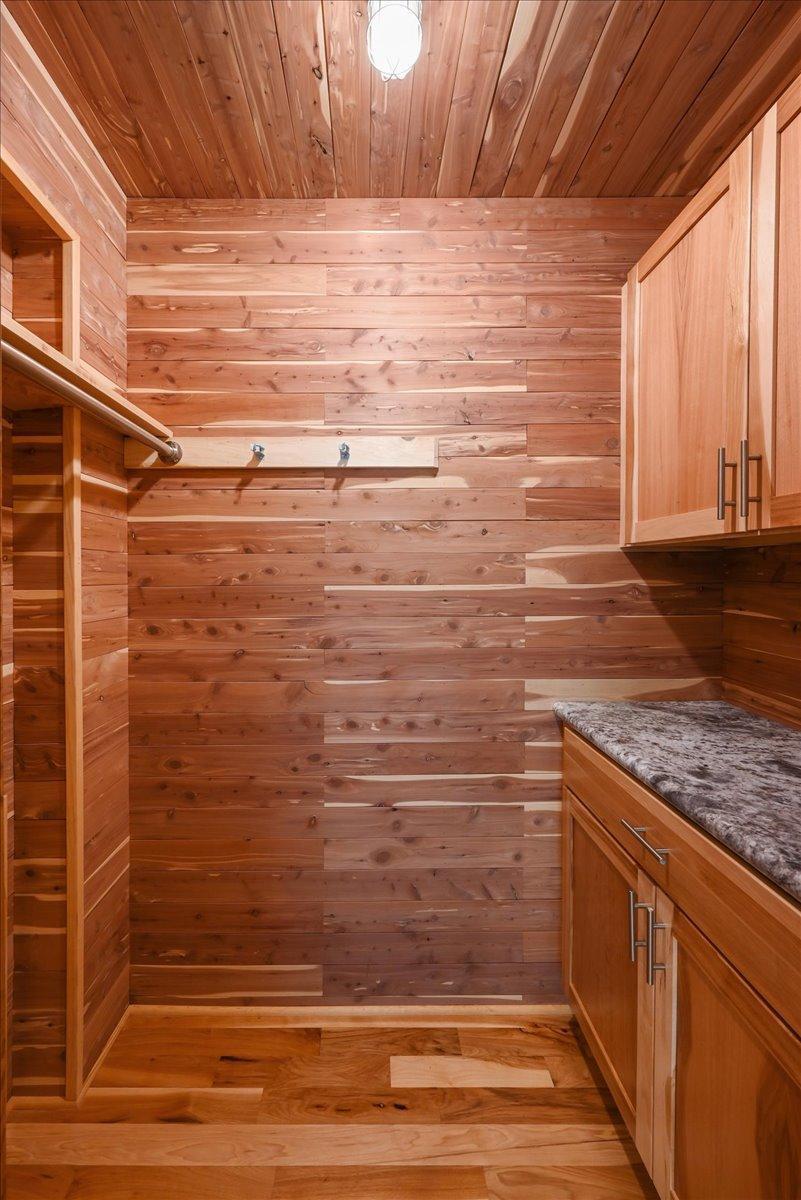 401 Ridgewood Avenue Unit: 204