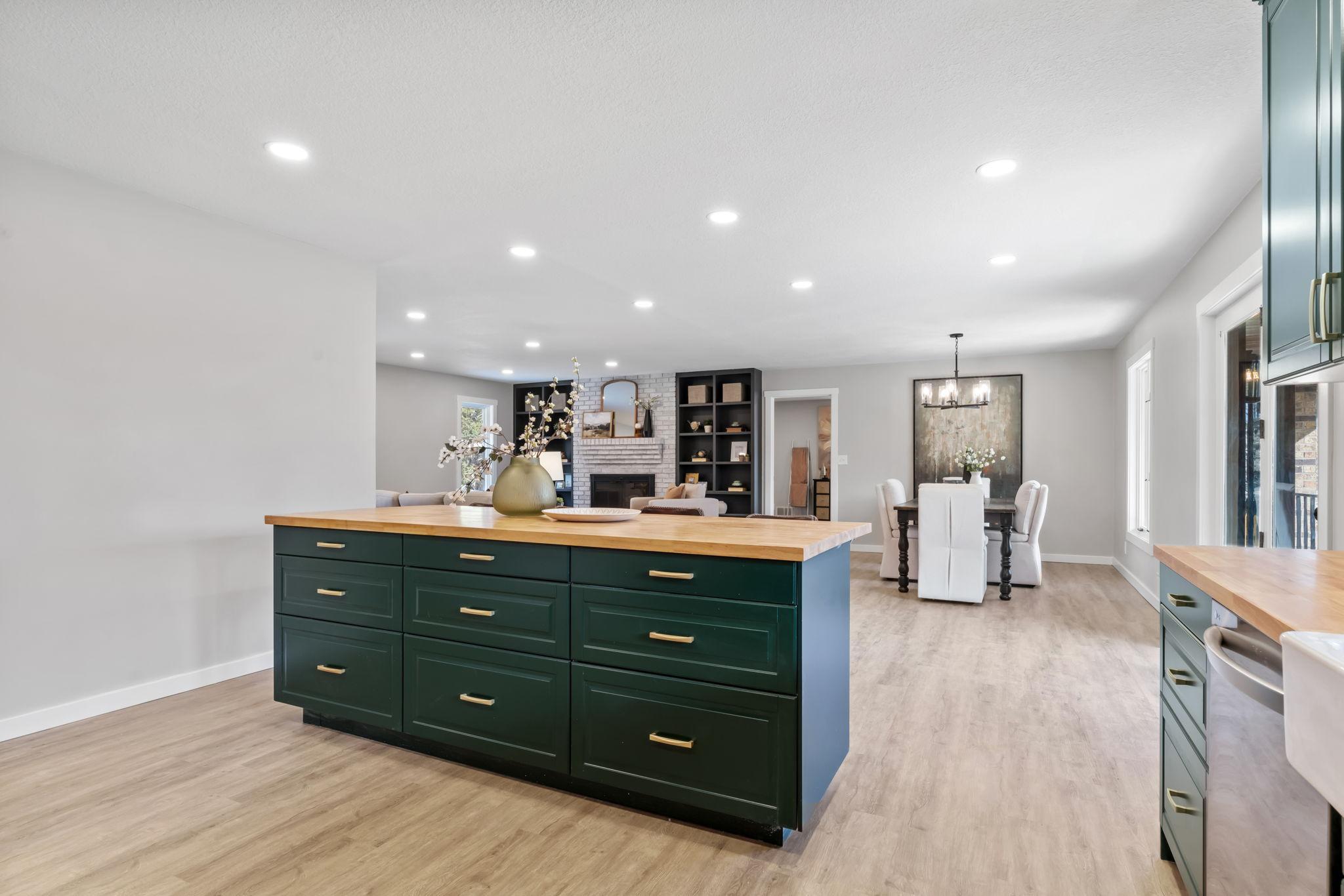 6593 Albert Court