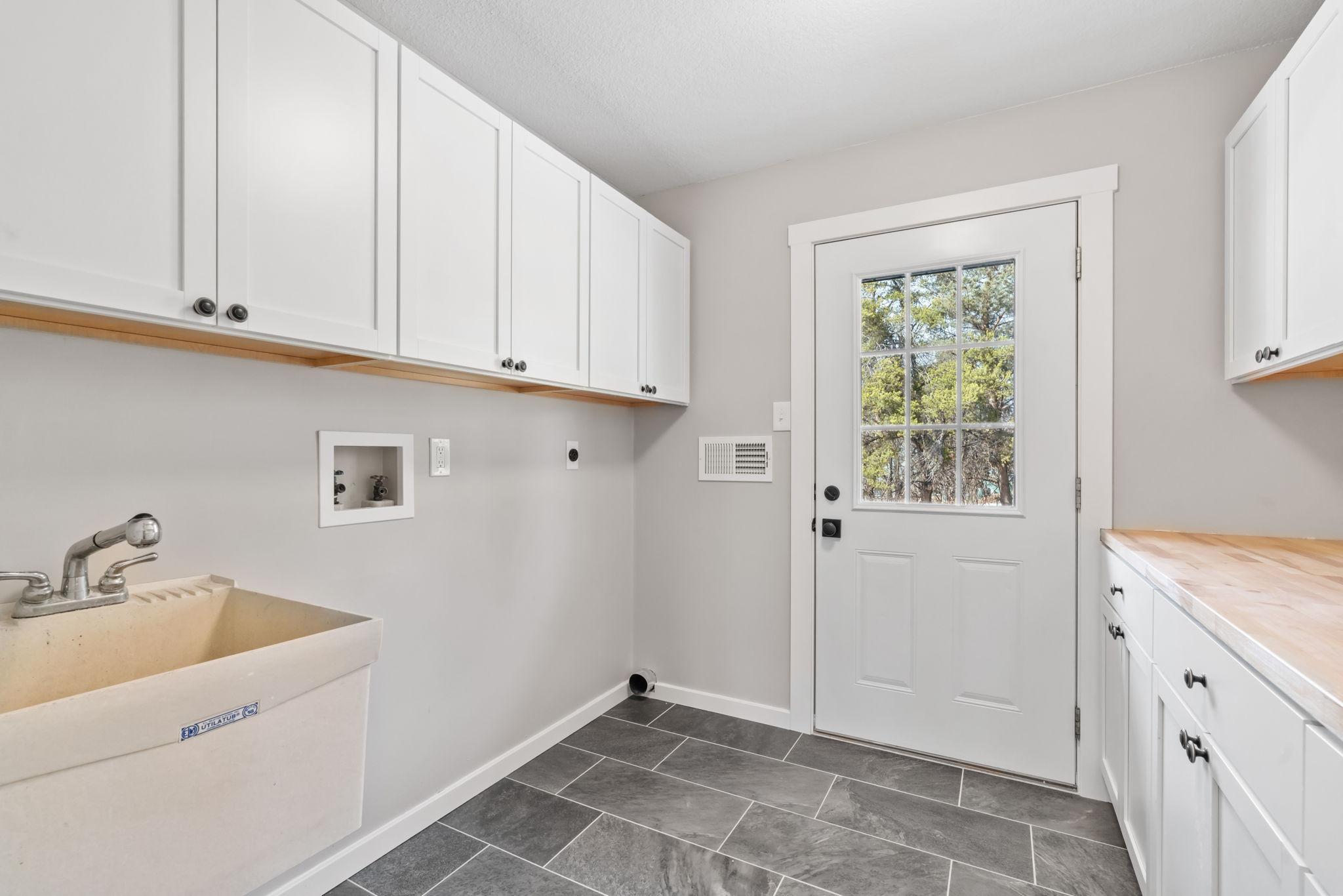 6593 Albert Court