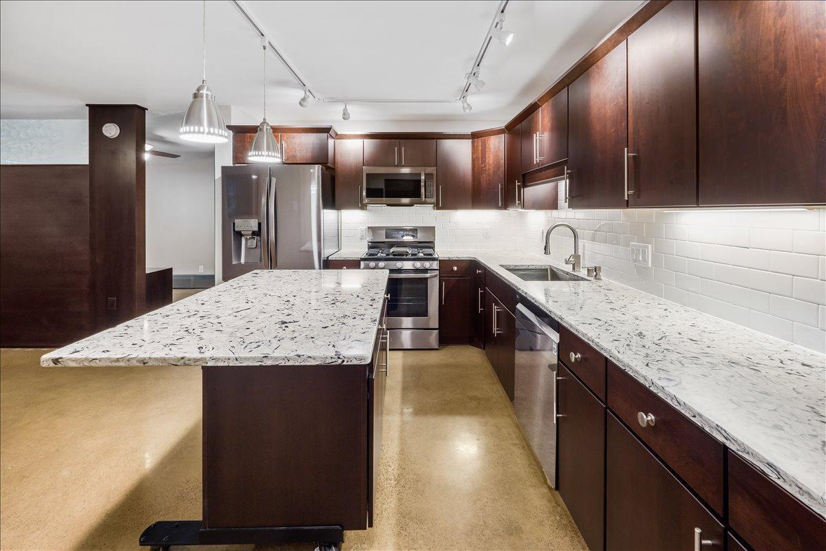 401 Ridgewood Avenue Unit: 3