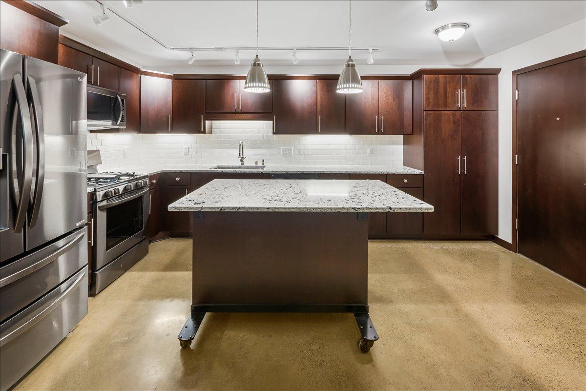 401 Ridgewood Avenue Unit: 3