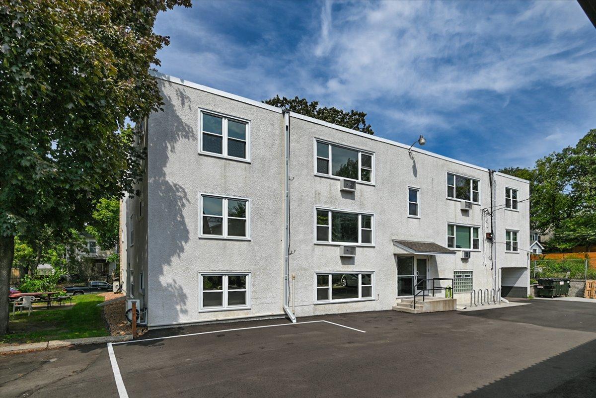 401 Ridgewood Avenue Unit: 3