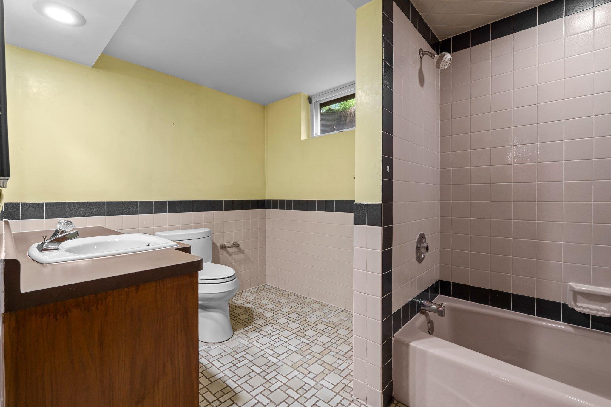 1300 Winnetka Avenue N