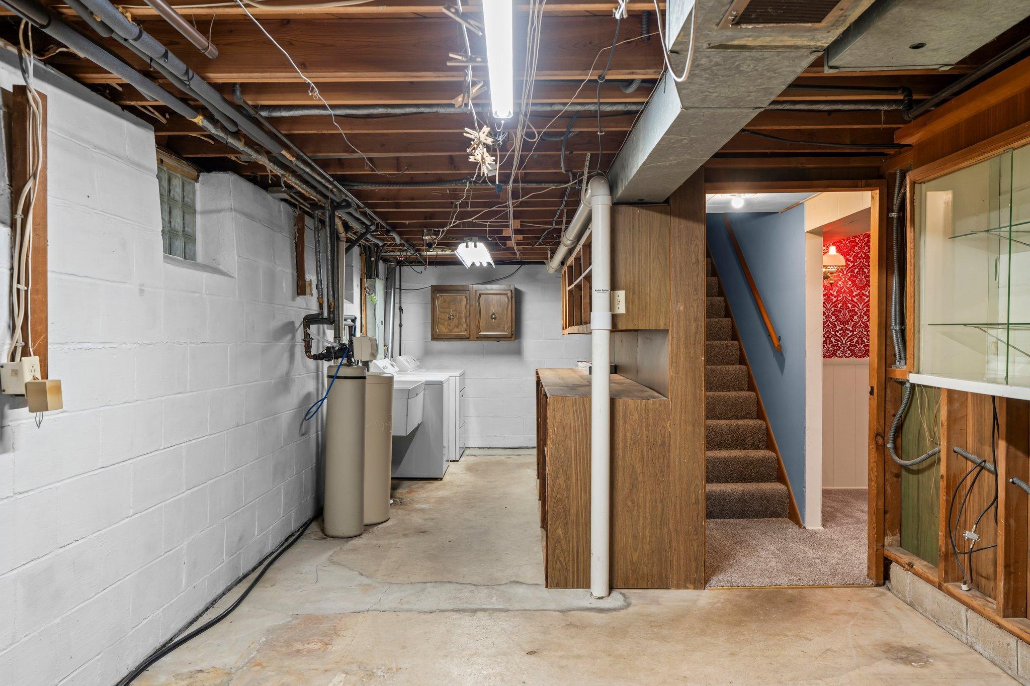 1300 Winnetka Avenue N