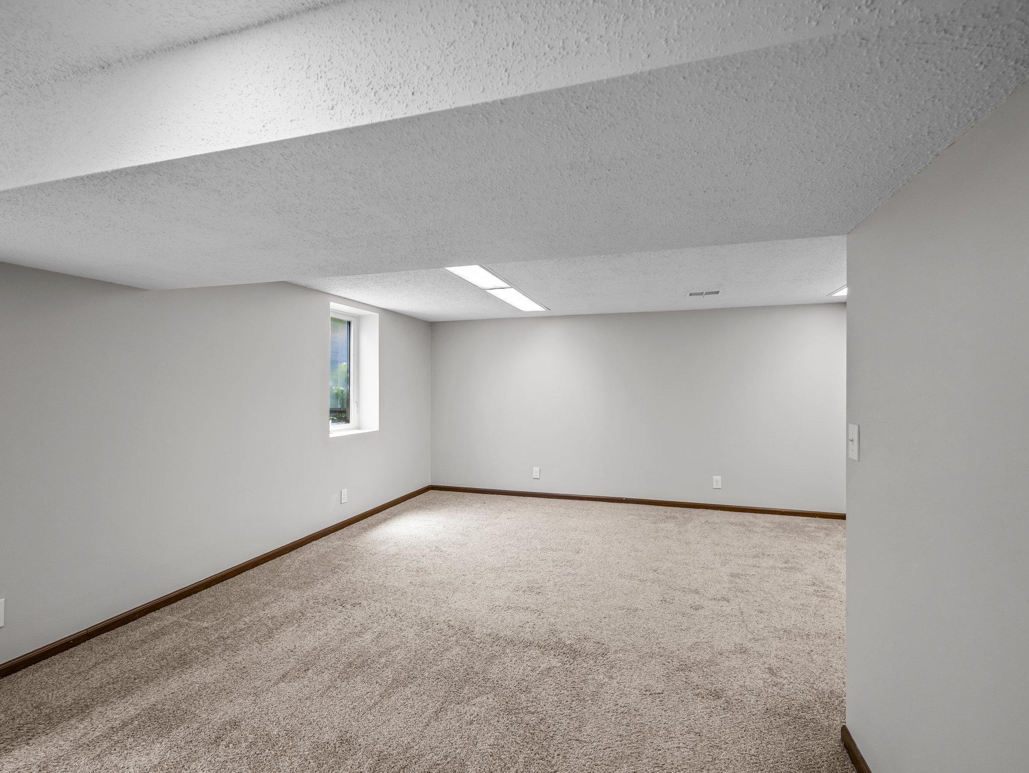 6555 Monroe Street NE