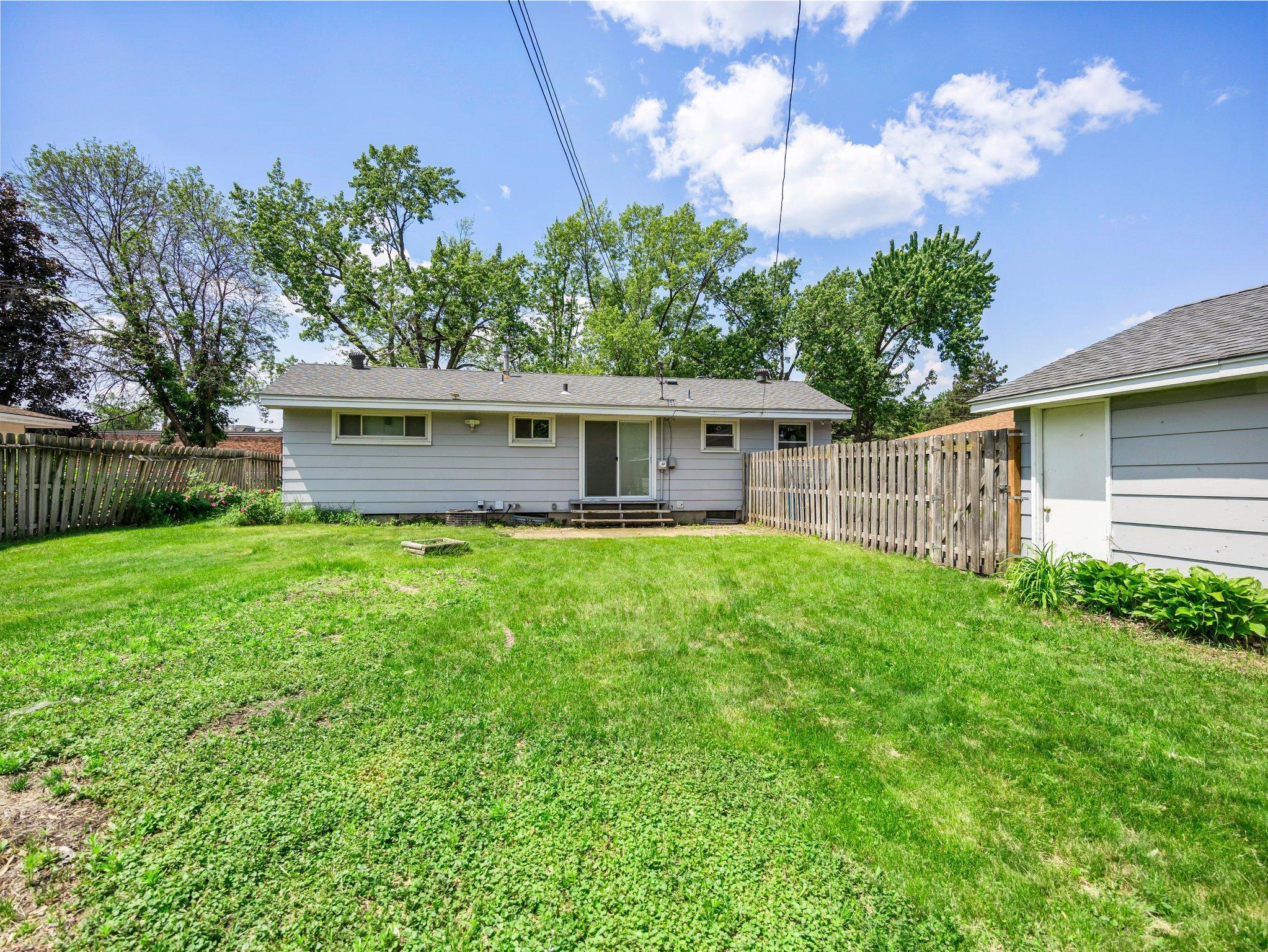 6555 Monroe Street NE