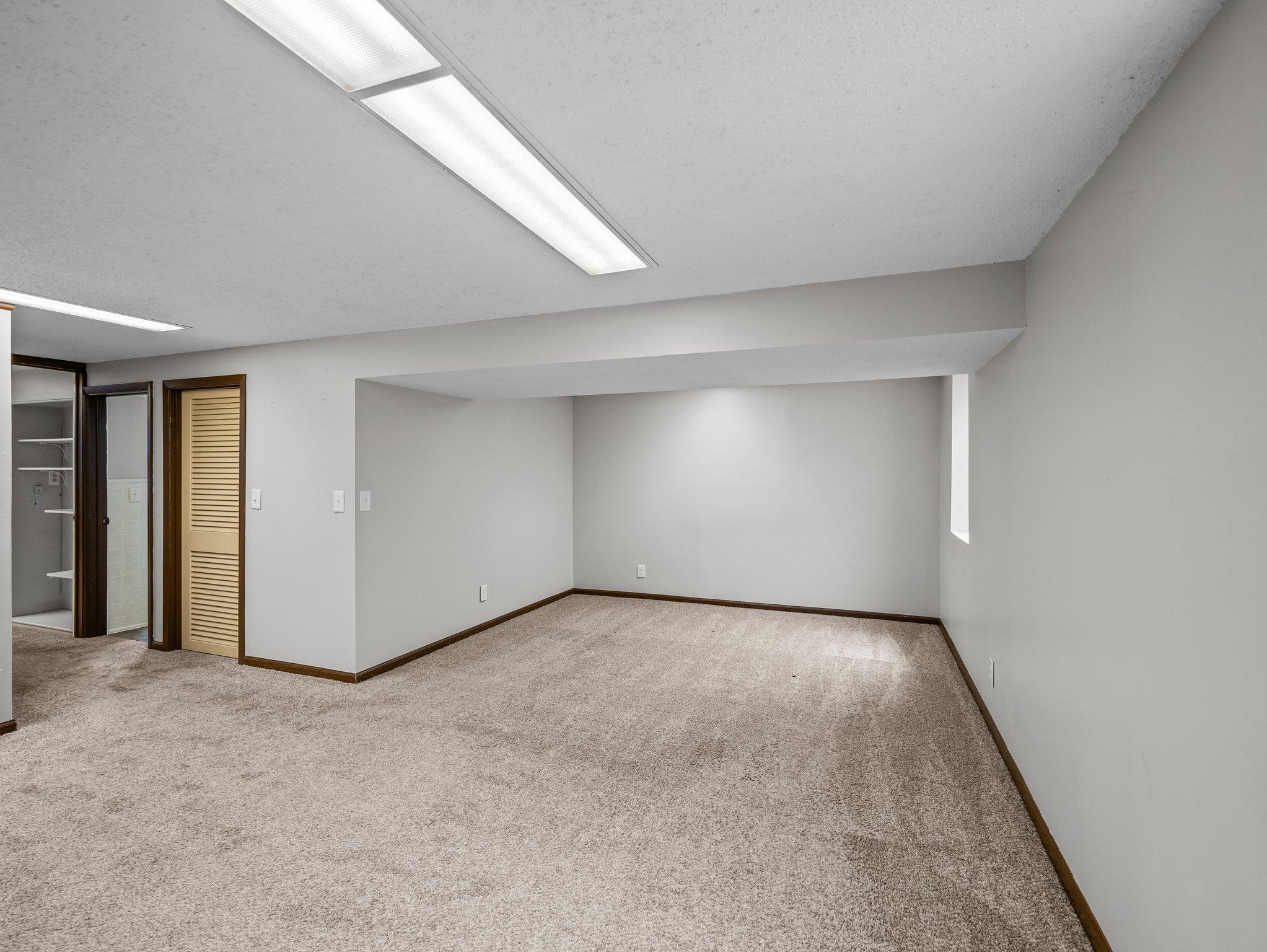 6555 Monroe Street NE