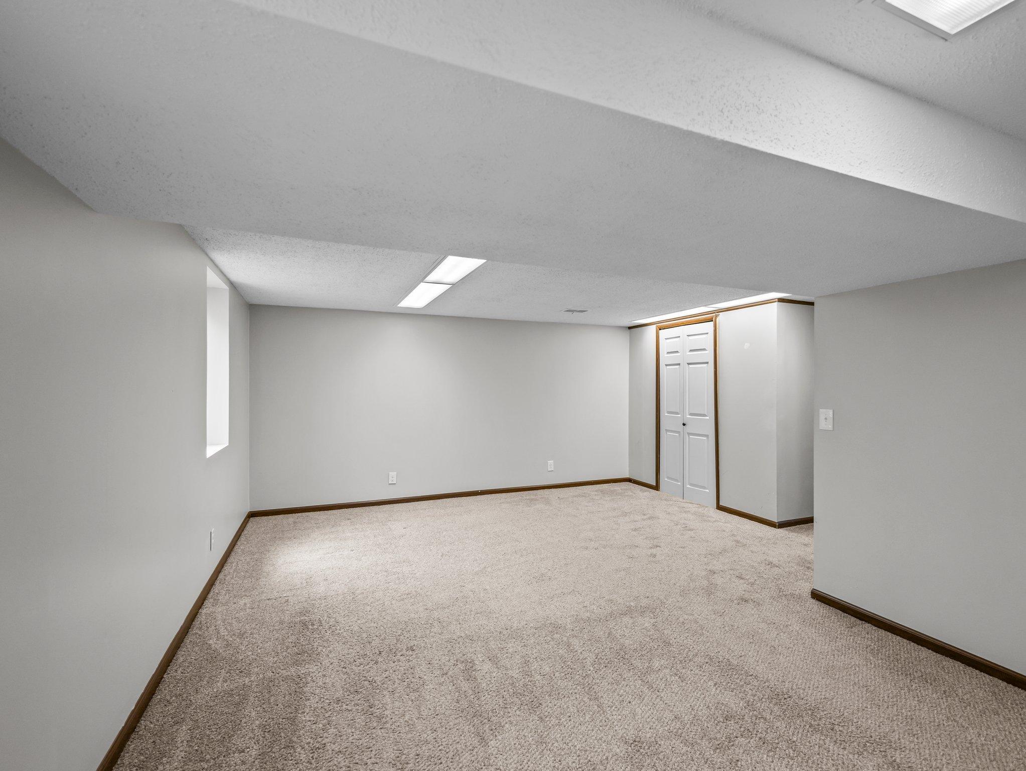 6555 Monroe Street NE