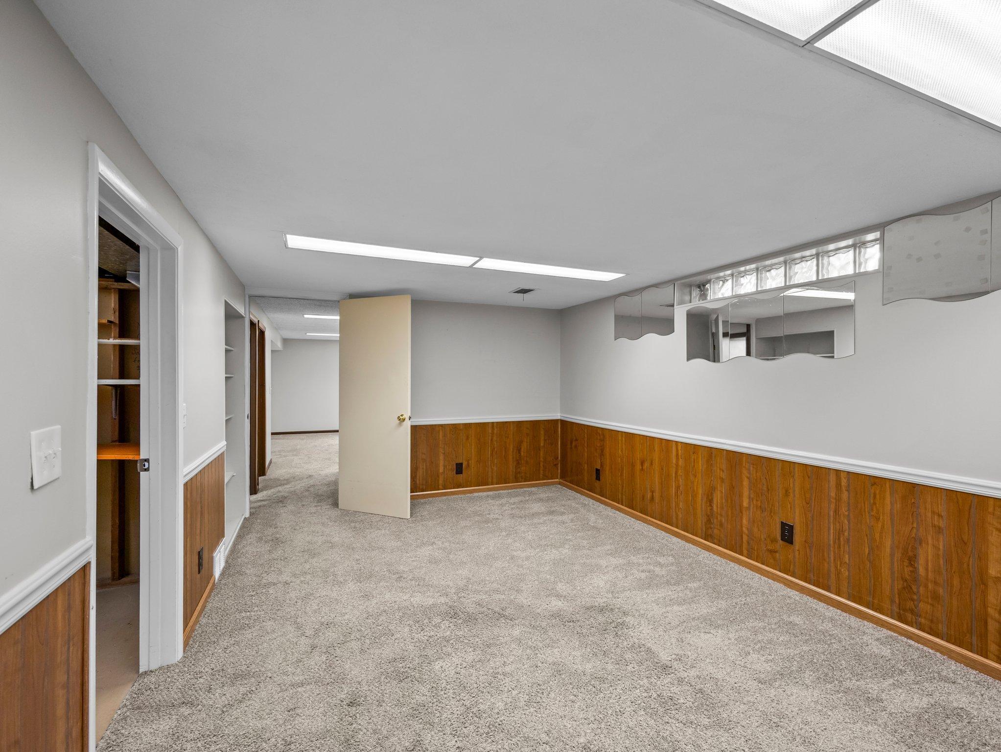 6555 Monroe Street NE