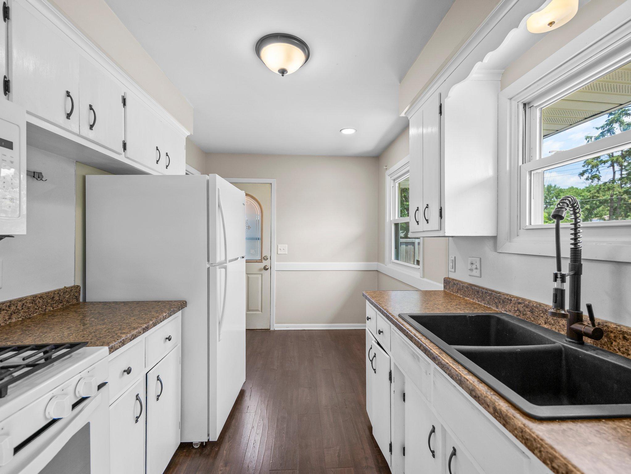 6555 Monroe Street NE