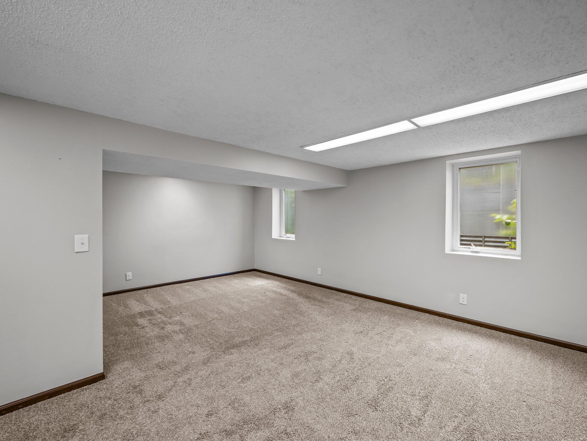 6555 Monroe Street NE