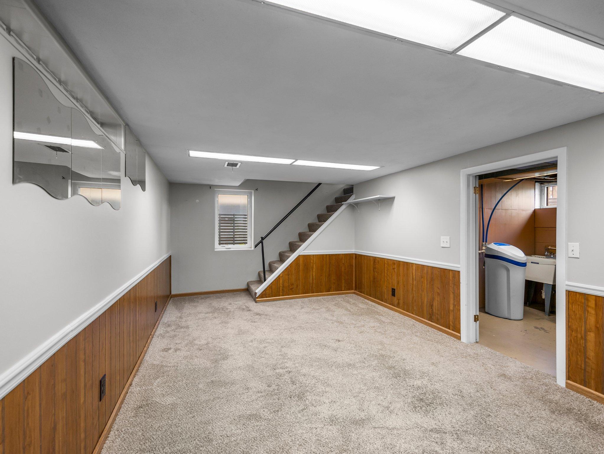 6555 Monroe Street NE