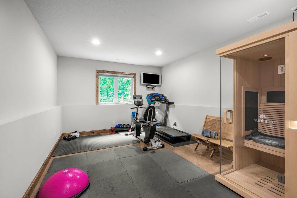 10009 Holloway Farms Road