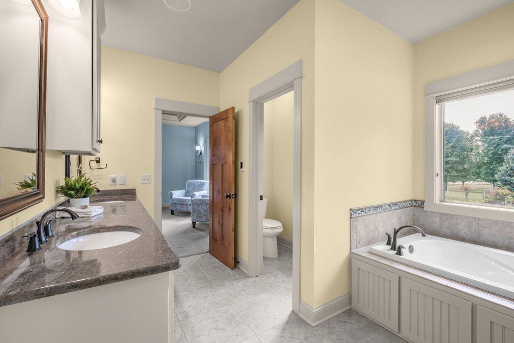 10009 Holloway Farms Road