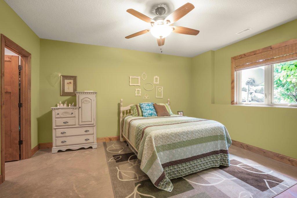 10009 Holloway Farms Road