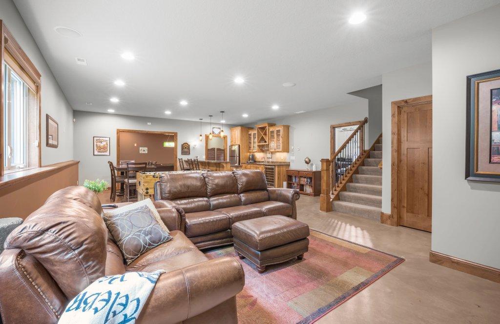 10009 Holloway Farms Road