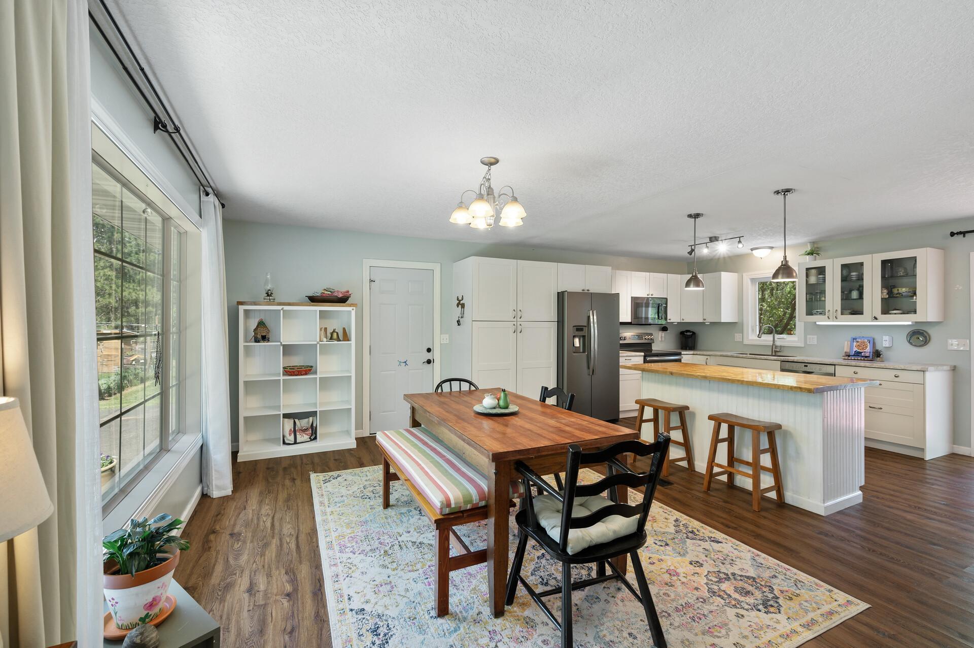 20435 Monroe Street NE