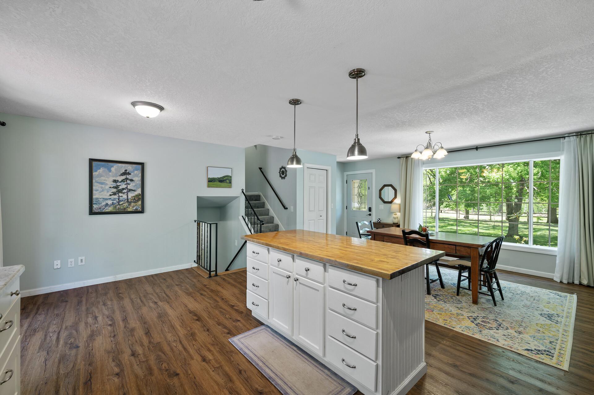 20435 Monroe Street NE