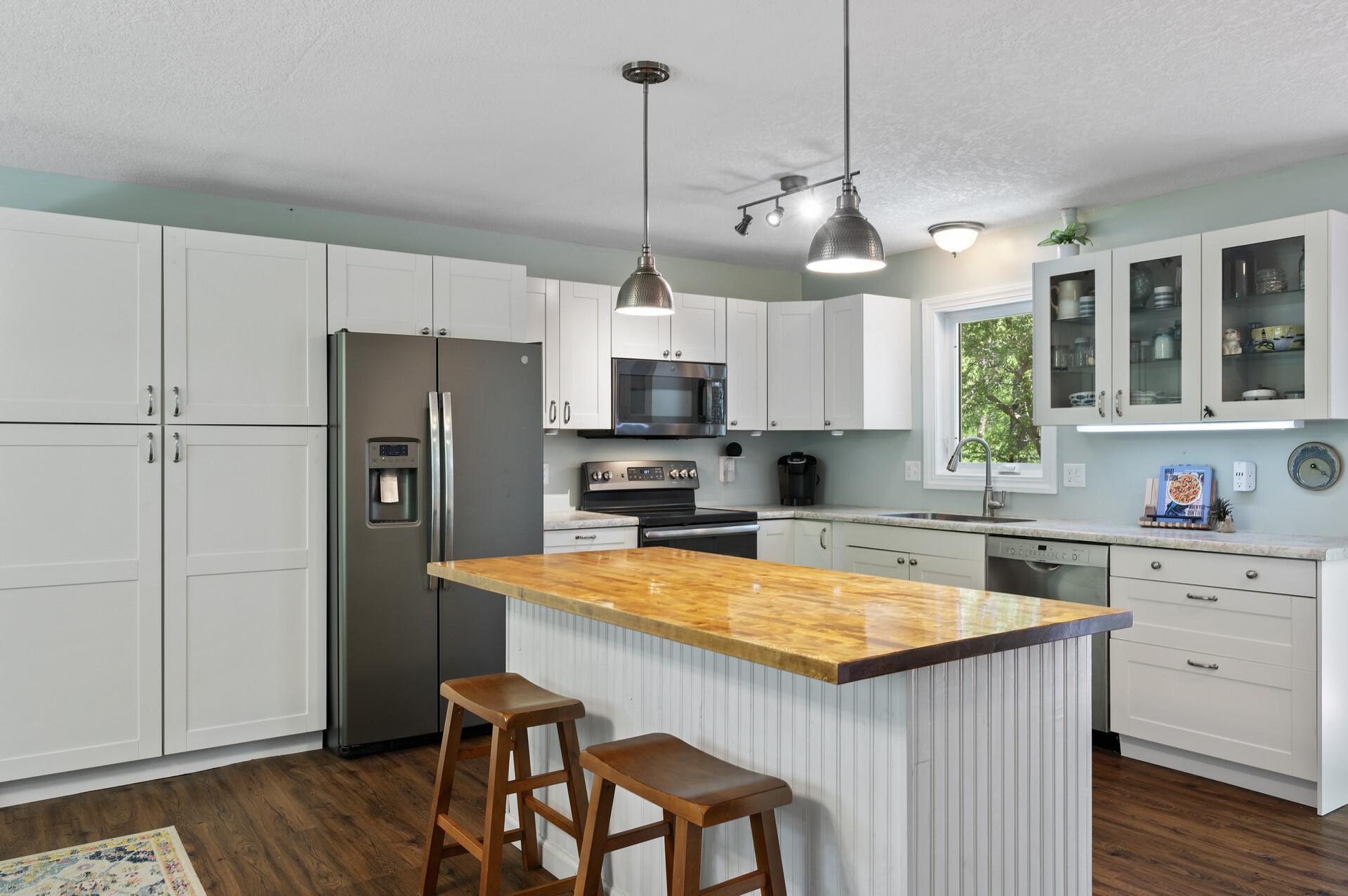 20435 Monroe Street NE