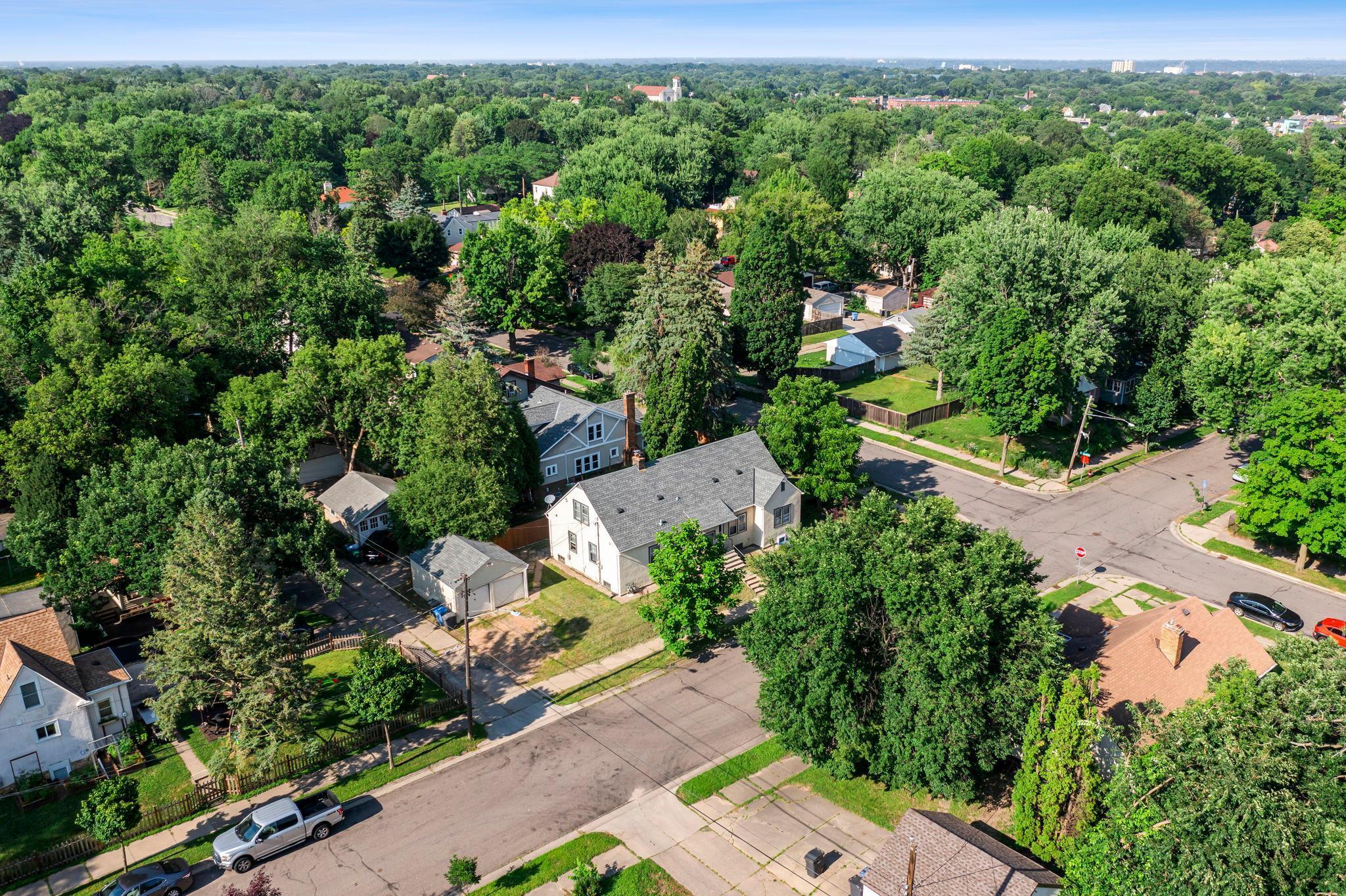 2101-2103 Vincent Avenue N