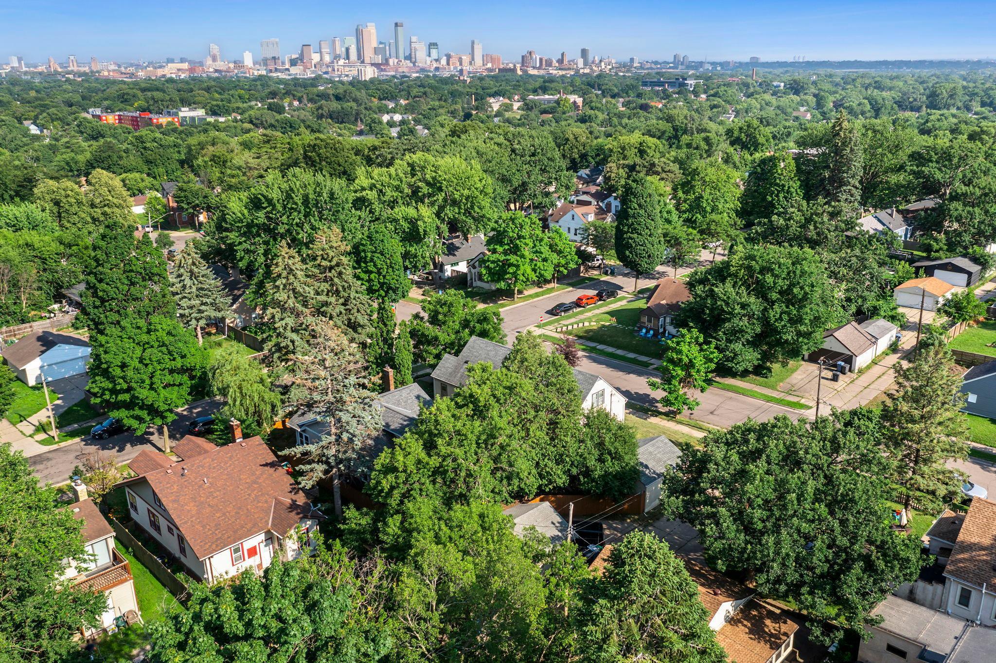 2101-2103 Vincent Avenue N