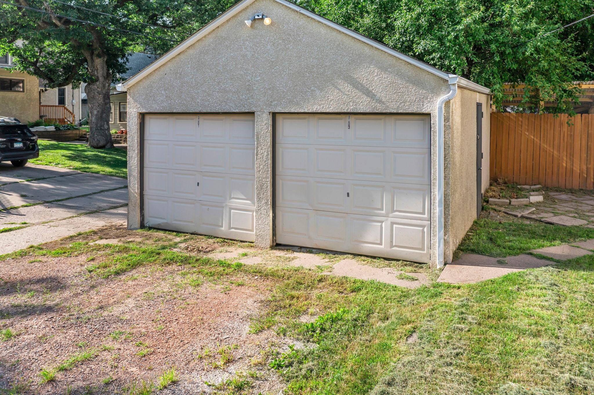 2101-2103 Vincent Avenue N