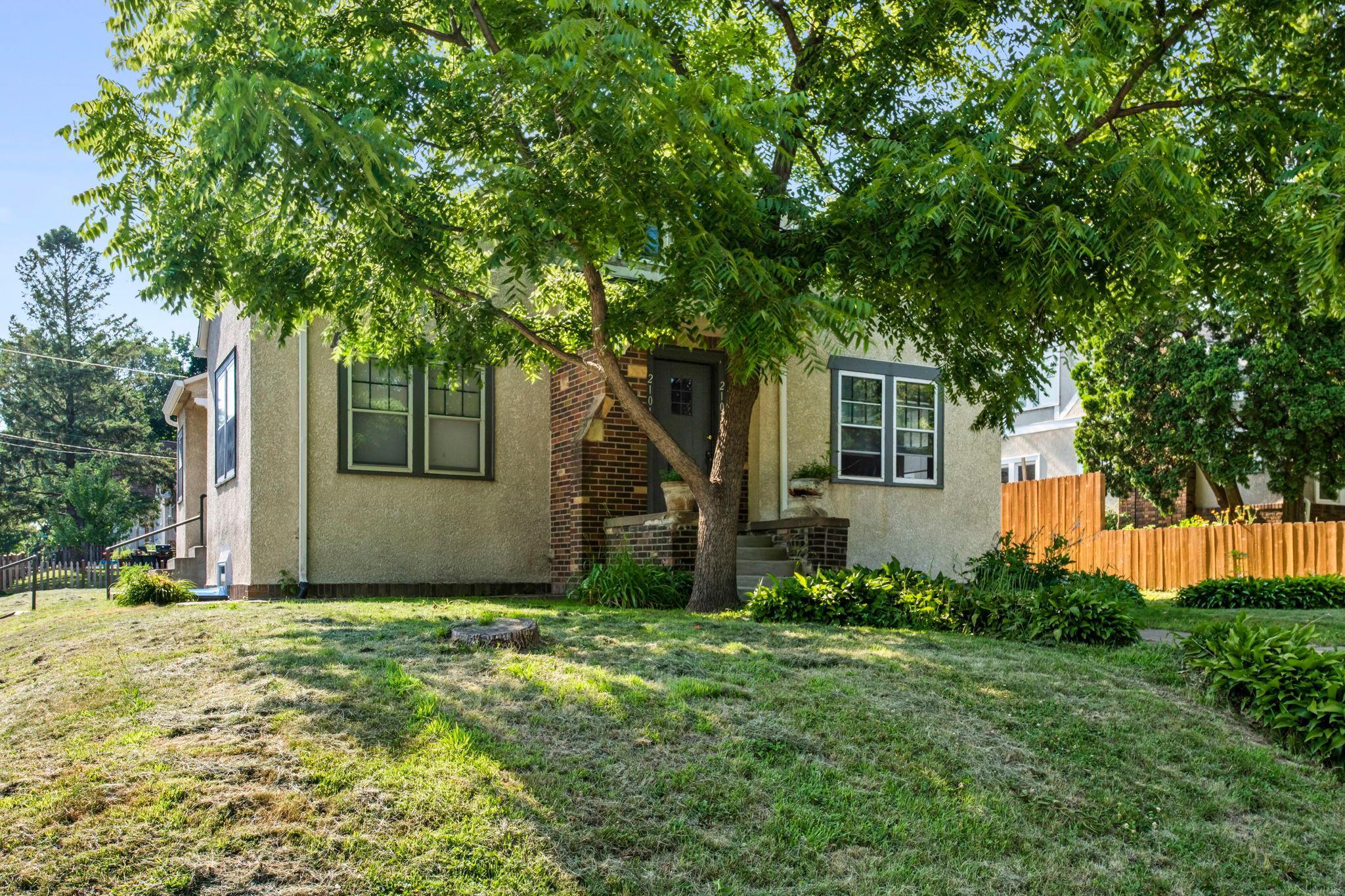 2101-2103 Vincent Avenue N