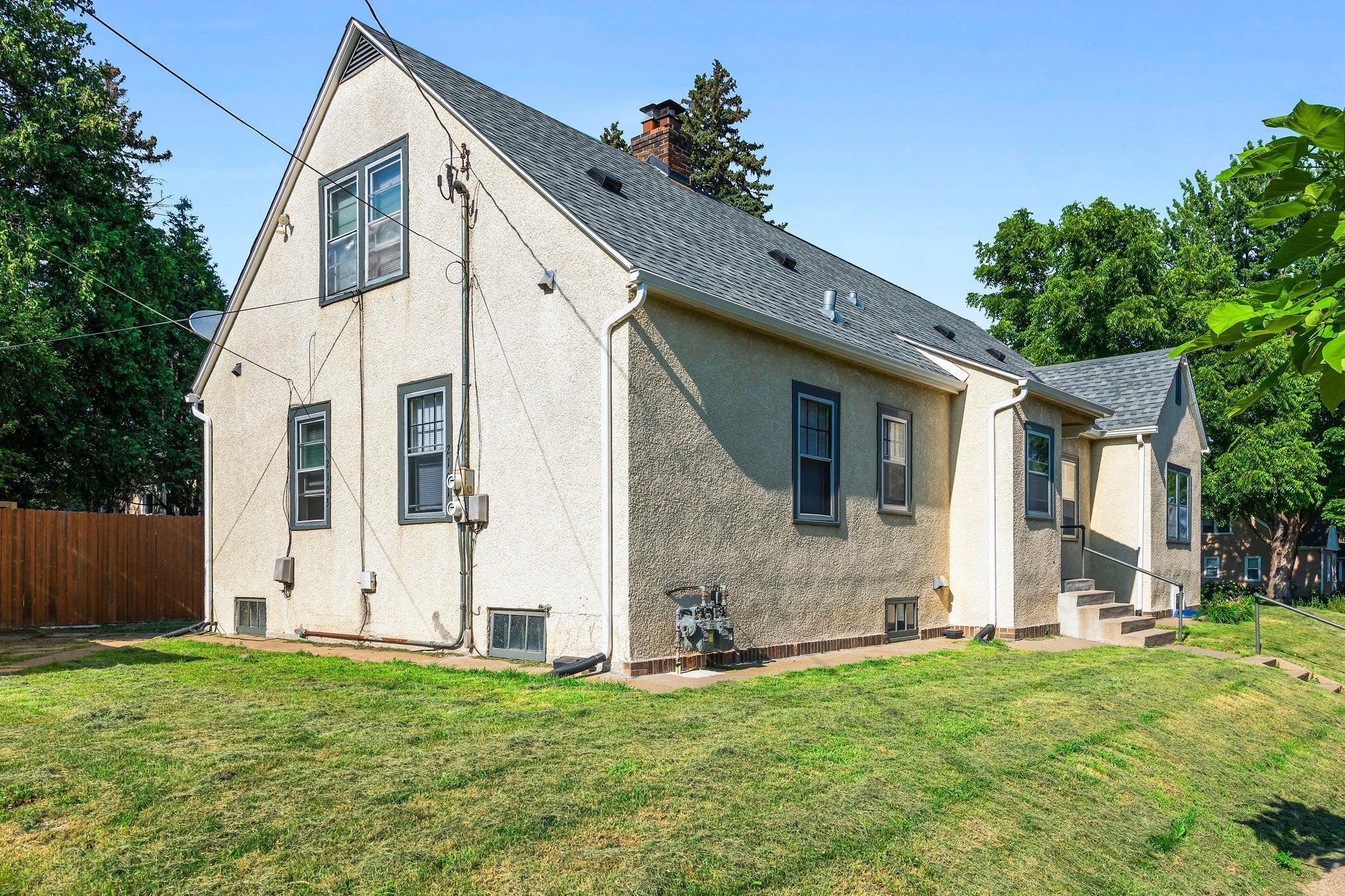 2101-2103 Vincent Avenue N