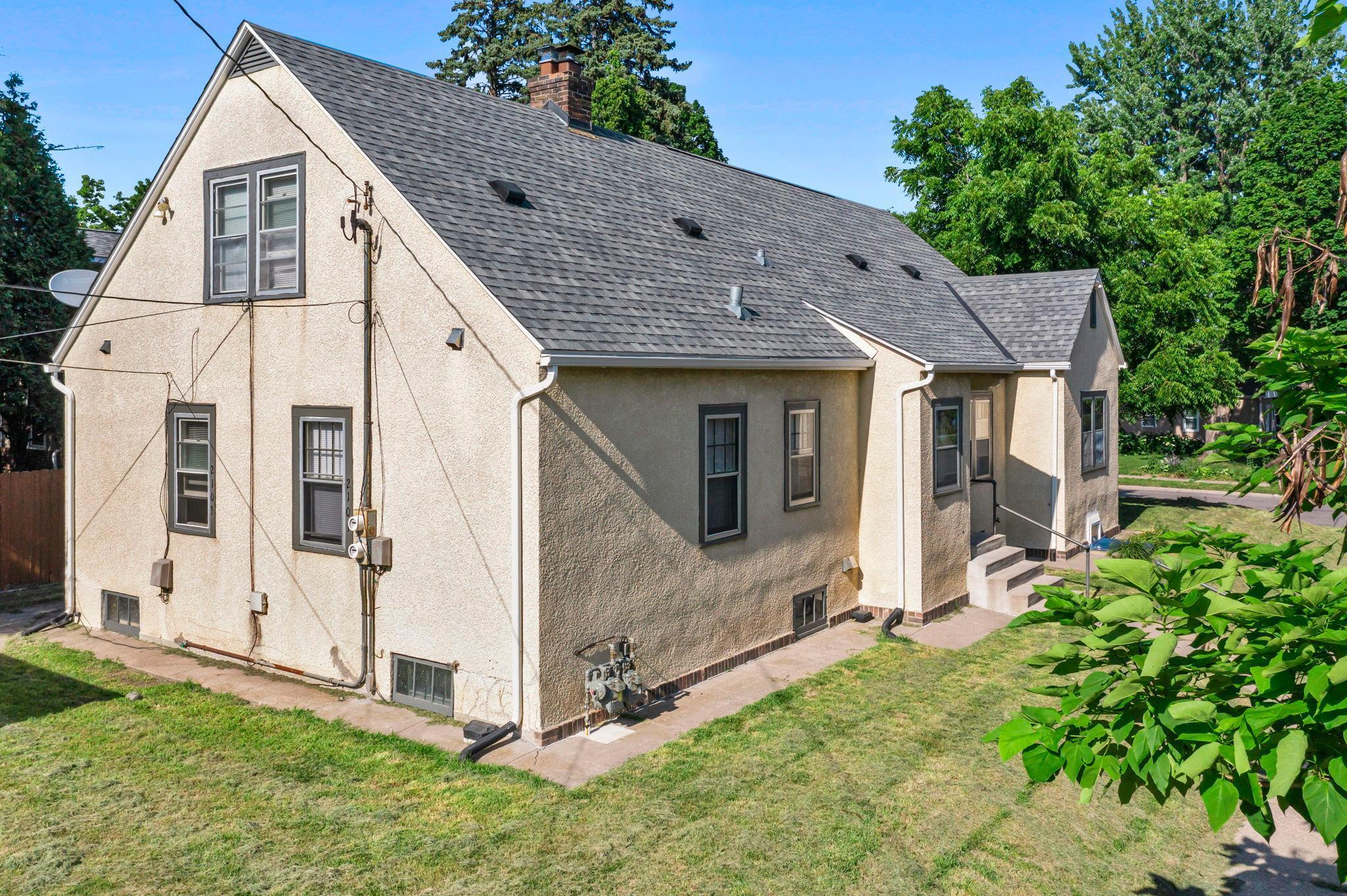 2101-2103 Vincent Avenue N