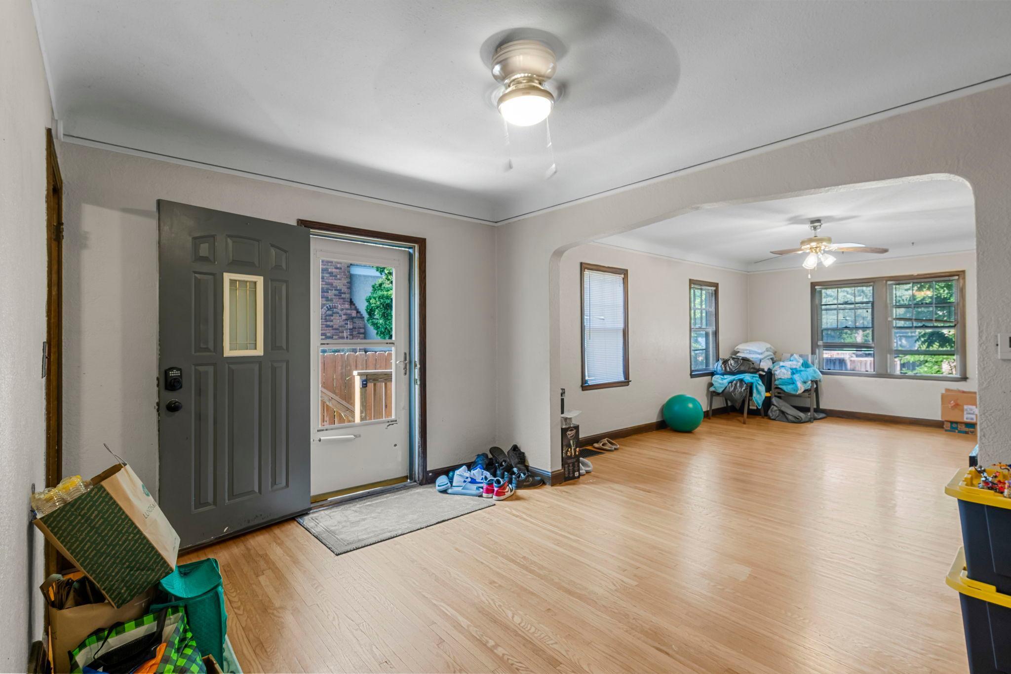 2101-2103 Vincent Avenue N