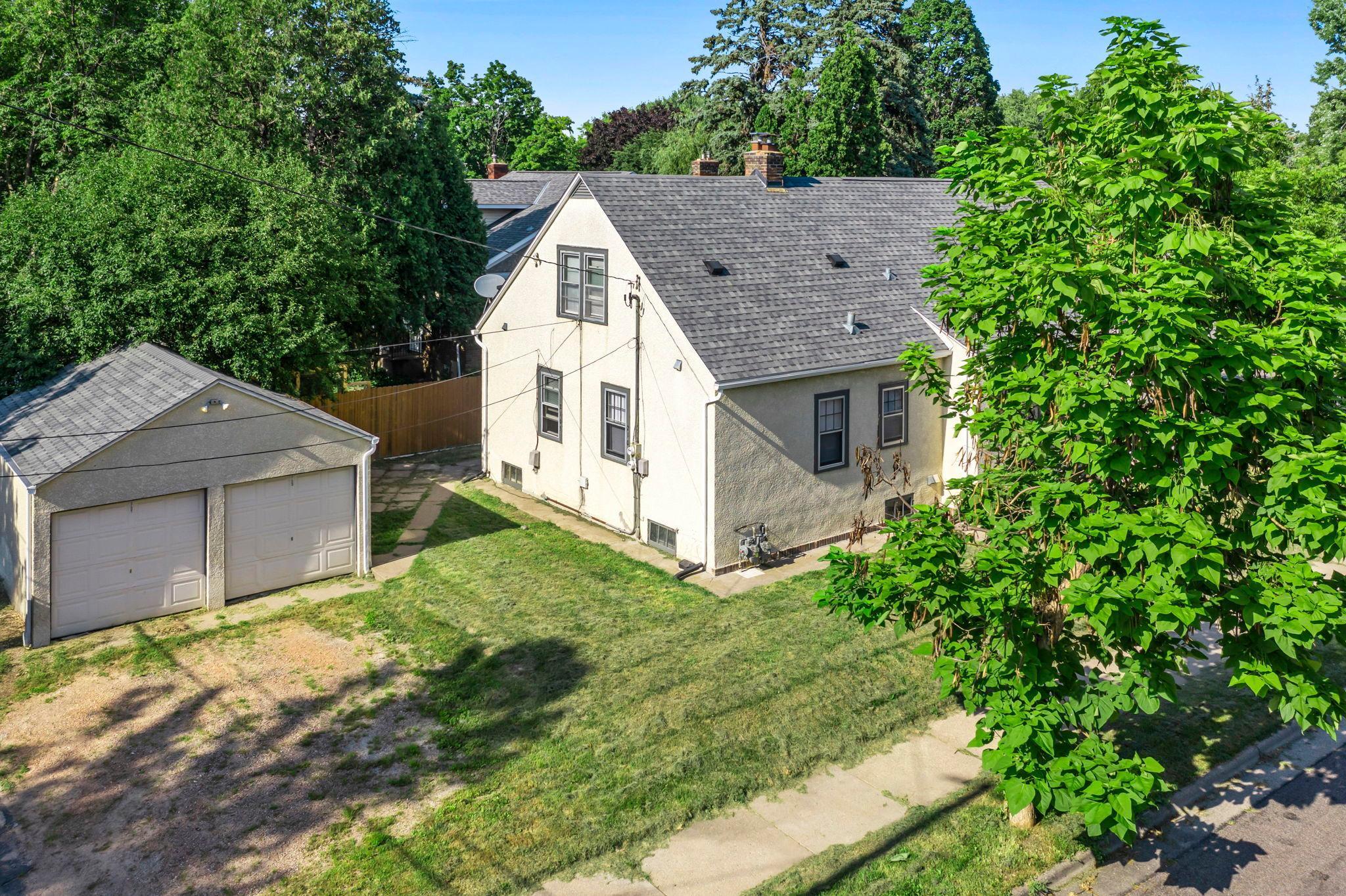 2101-2103 Vincent Avenue N