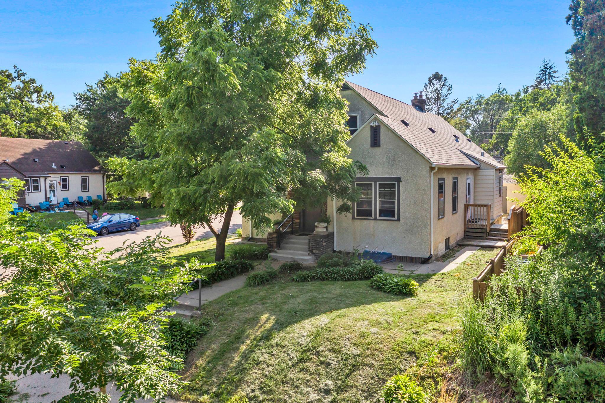 2101-2103 Vincent Avenue N