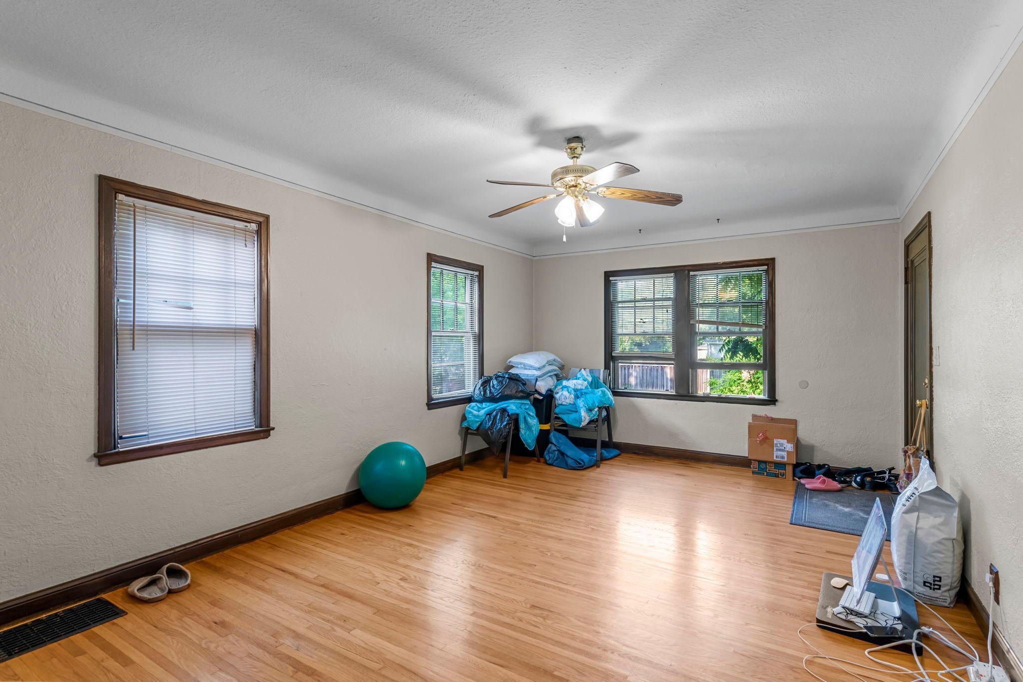 2101-2103 Vincent Avenue N