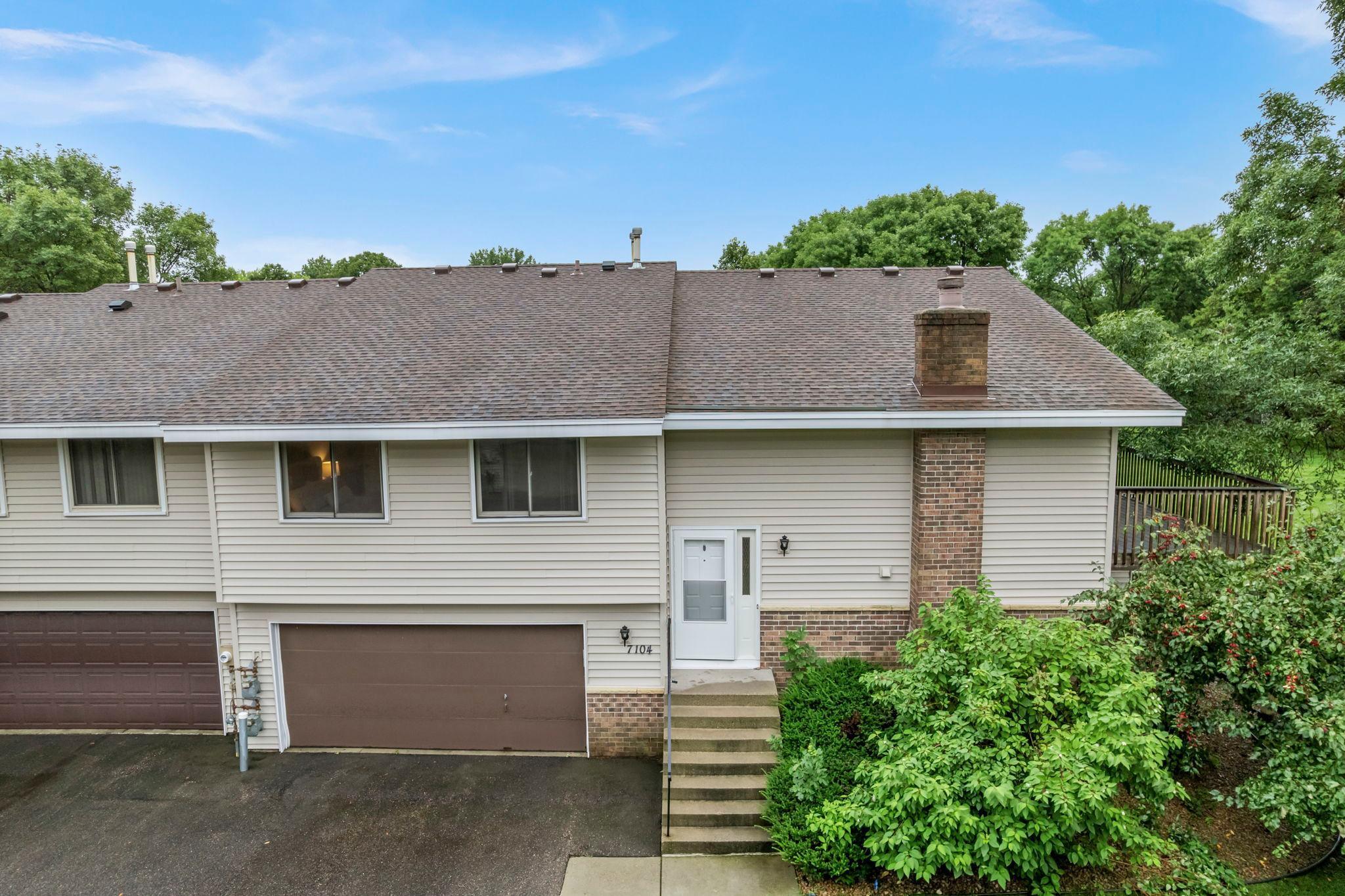 7104 Pontiac Circle