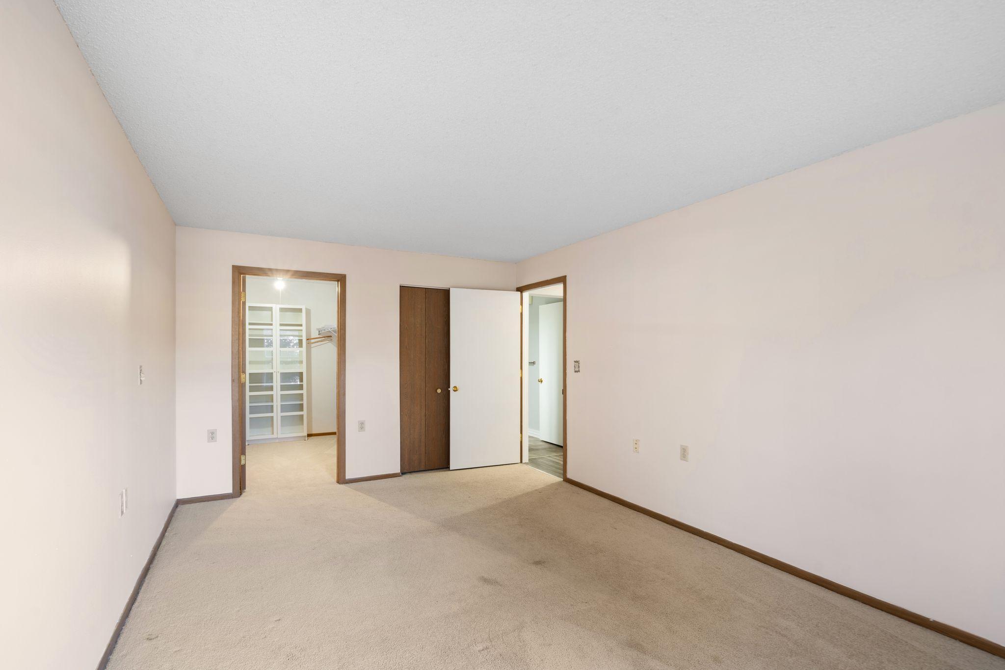 3232 Fremont Avenue N Unit: 105