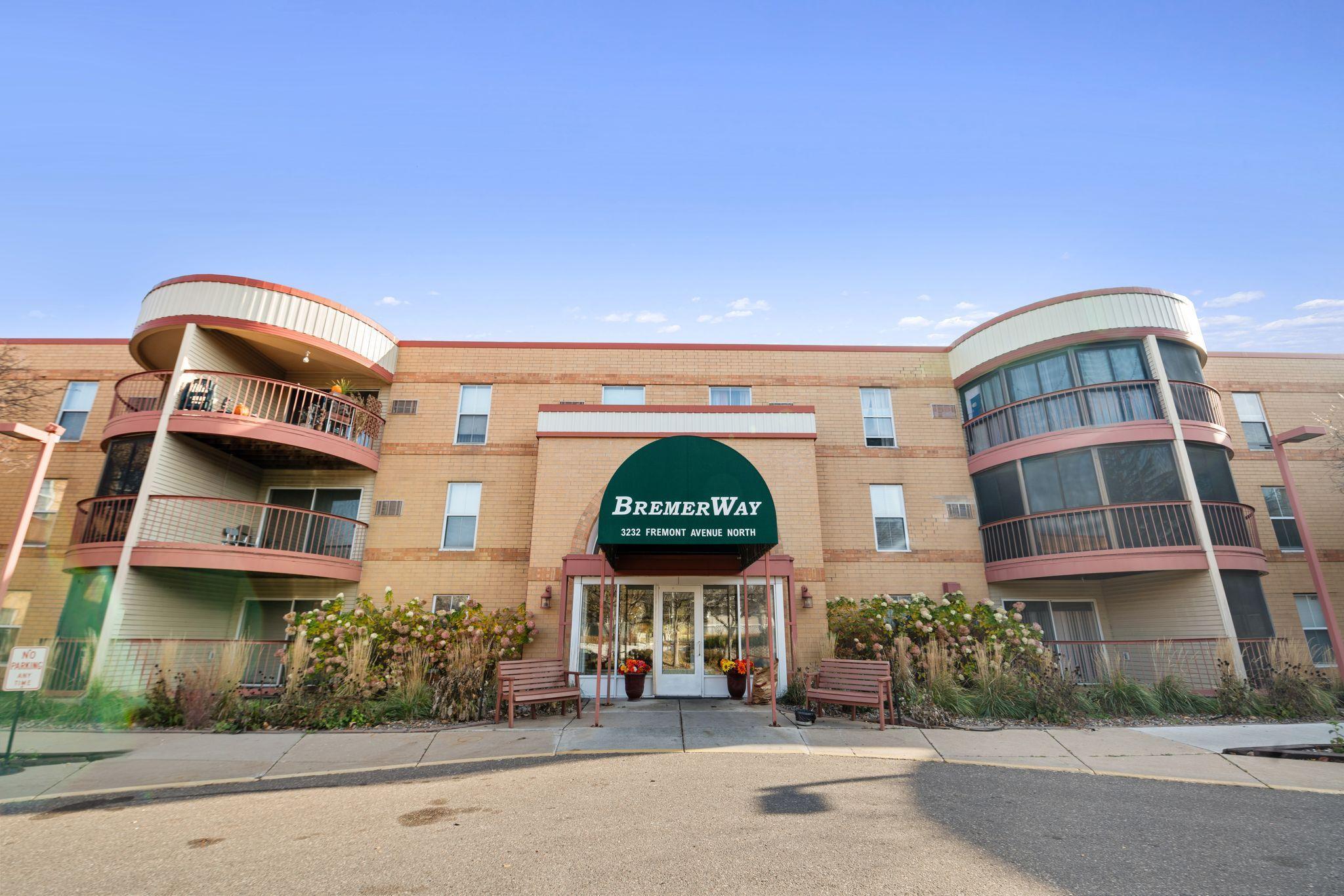 3232 Fremont Avenue N Unit: 105