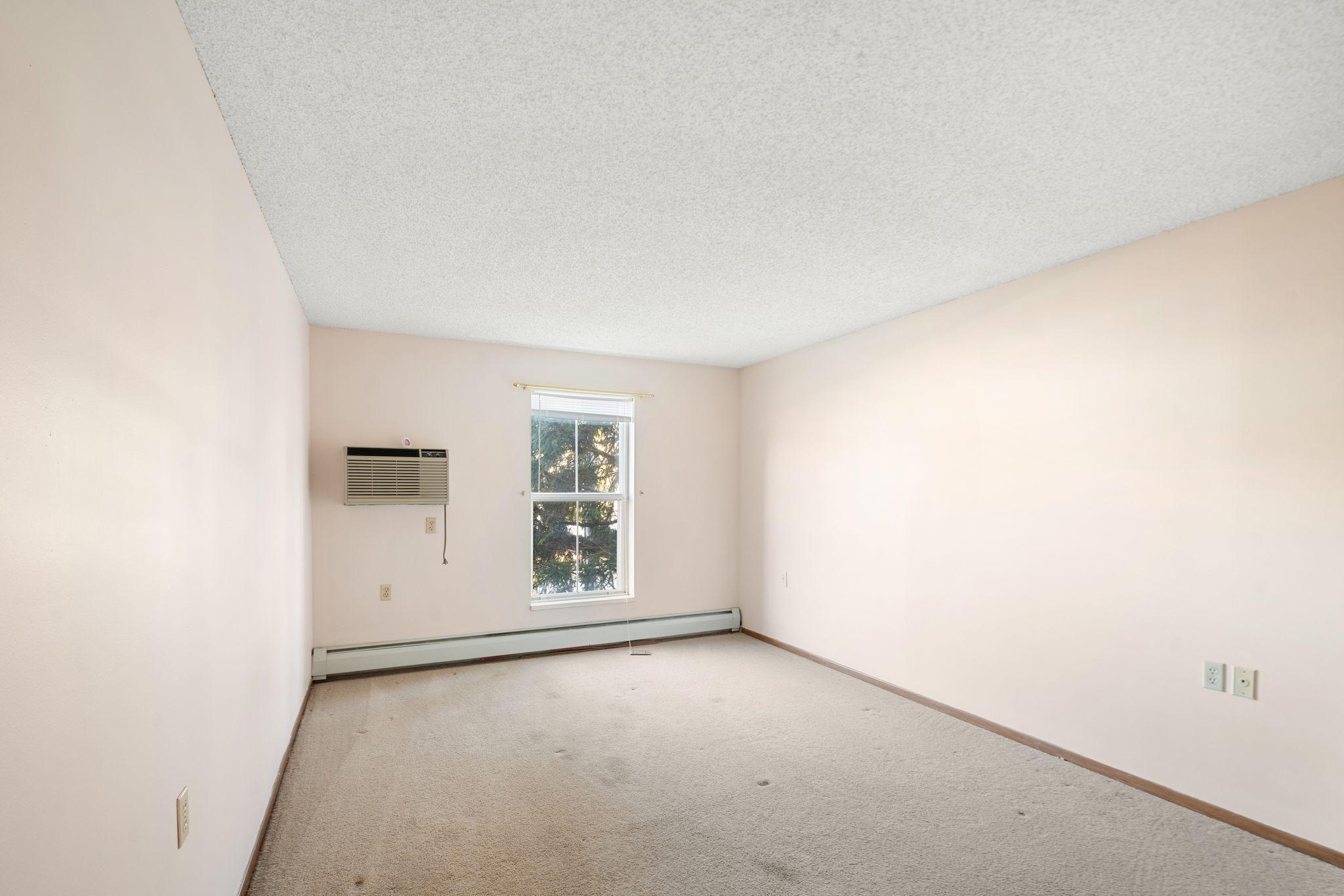 3232 Fremont Avenue N Unit: 105